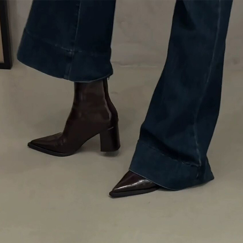 Hot new free shipping Knight Boots for womens boots black brown Fashionable and versatile patent leather high end Martin boots