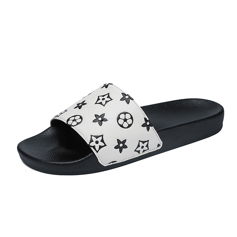 Free delivery slippers Fashionable one-piece slippers for outdoor wear soft soled summer beach sandals