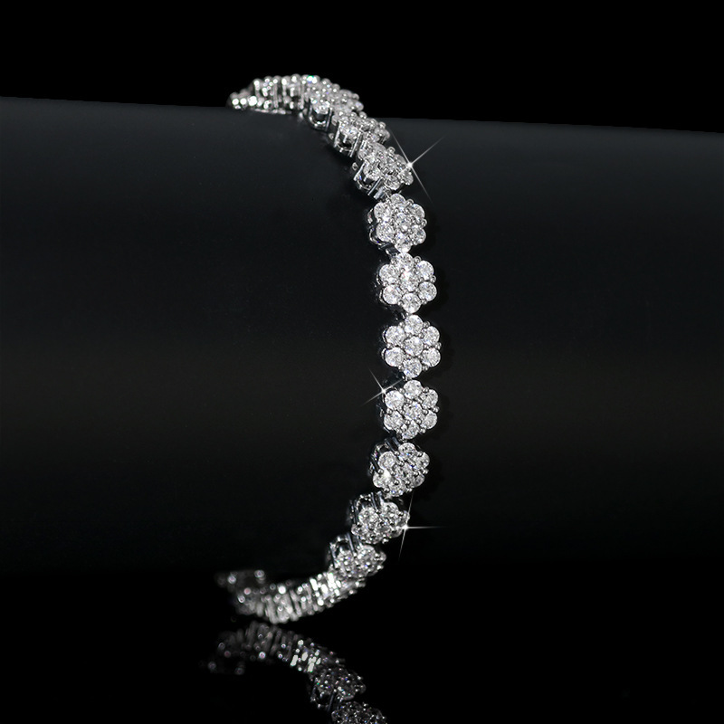 Luxury Brand Designer Jewelry European And American Fashion Inlaid Full Diamond Plum Blossom Zircon Bracelet For Women, Party Dress Accessories, Daily