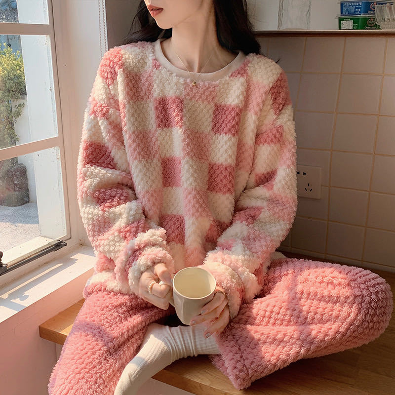 B1280-Trending X256 Outfit Selection Featuring Modern Style Meets Longevity Characteristics of X255