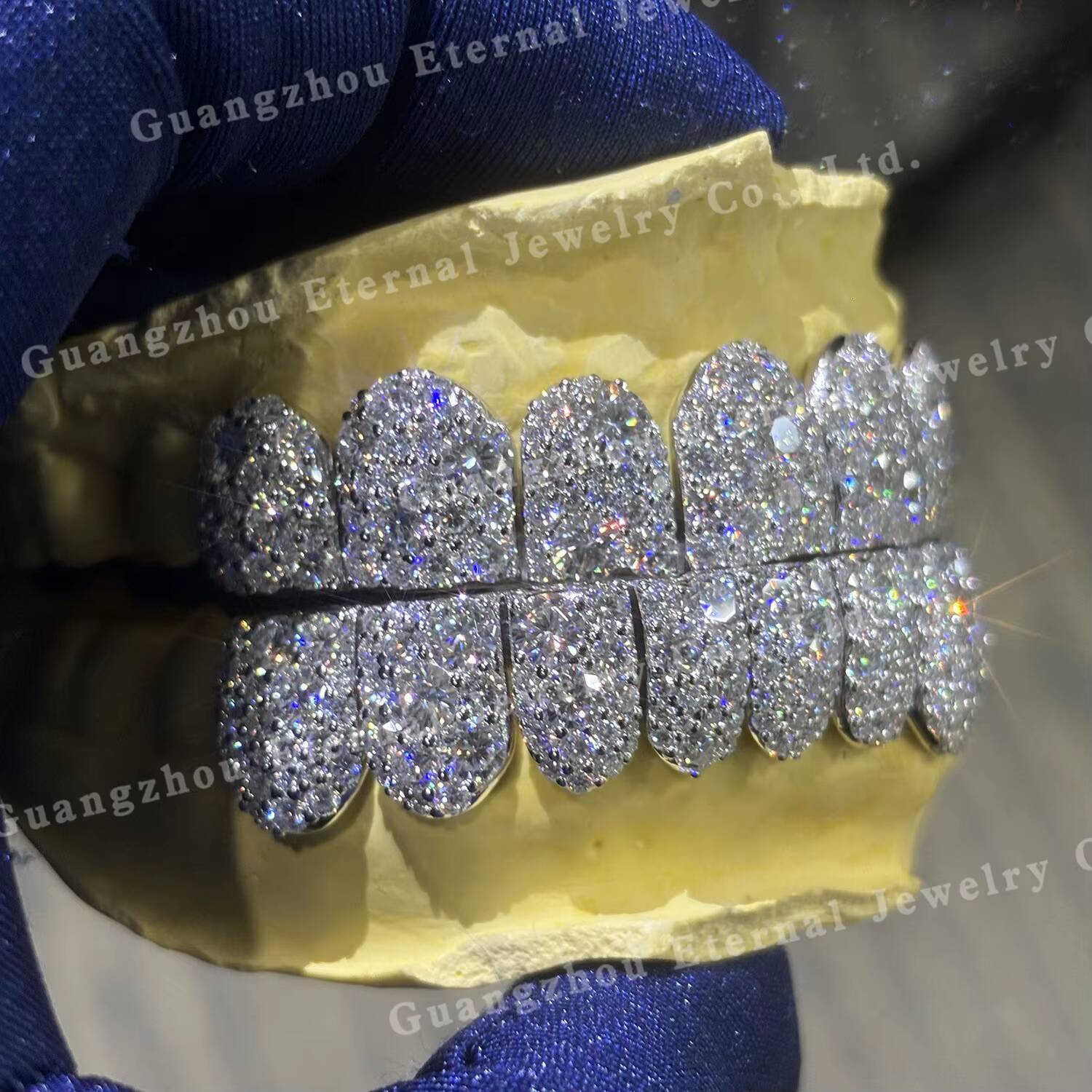 Custom Iced Out Bling Top Bottom 10 S925 Silver Flawless Moissanite Diamond Perm Cut Straight Line Solid Gold Grillz for Teeth