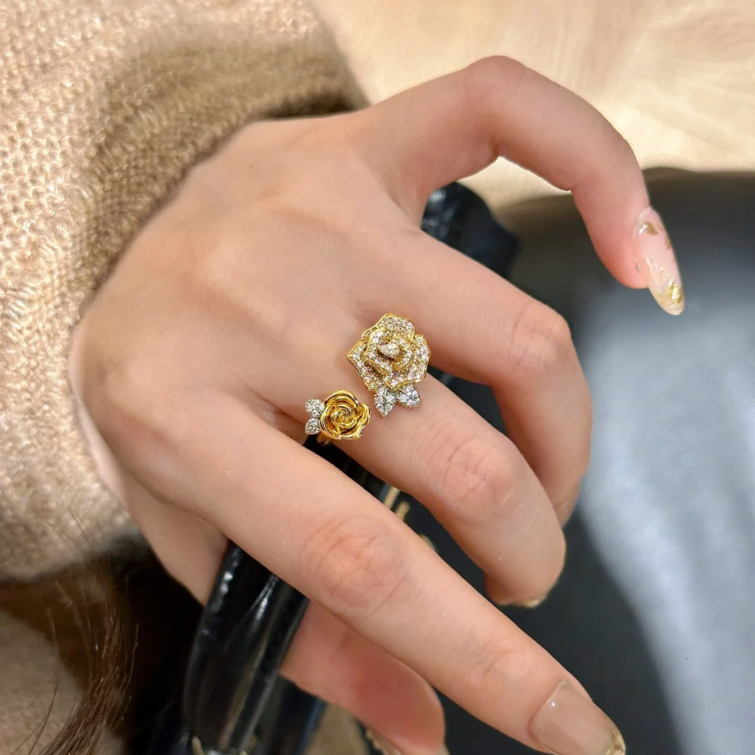 Luxury Brand Designer Jewelry French Rose Steel Chain High-End Personality Pendant Women's Necklace Light Luxury Niche Bracelet Ring Jewelry Set