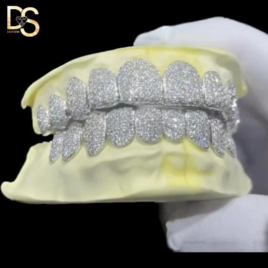 Custom VVS Moissanite Teeth Grillz Honeycomb Set with Big Stone Grillz Diamond Iced Out Grills Mens Hiphop Honeymoon Grillz