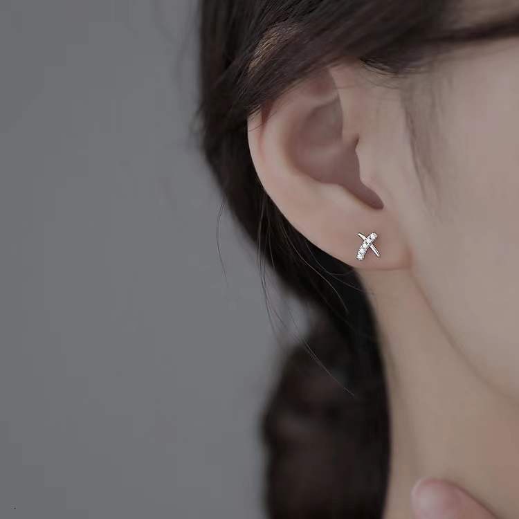 Luxury Brand Designer Jewelry S925 Sterling Silver Cross Earrings For Women, Ins Style, Small And Simple Earrings, Light Luxury Design, Fashionable An