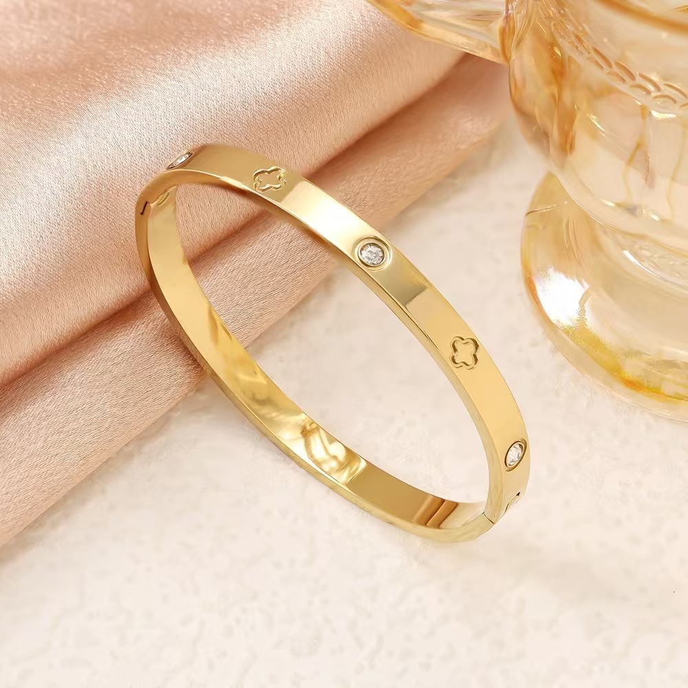 Luxury Brand Designer Jewelry Stainless Steel Gold Bracelet Set With Diamond-Studded Studs, Small Waist Four-Leaf Clover Bracelet Gold Bangles for Wom