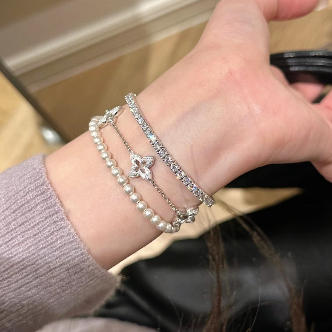 Luxury Brand Designer Jewelry New Hollow Four-Leaf Clover Bracelet For Women, Brushed Pointed Rhinestones, Vintage French Style, 18K Plated Four-Leaf 