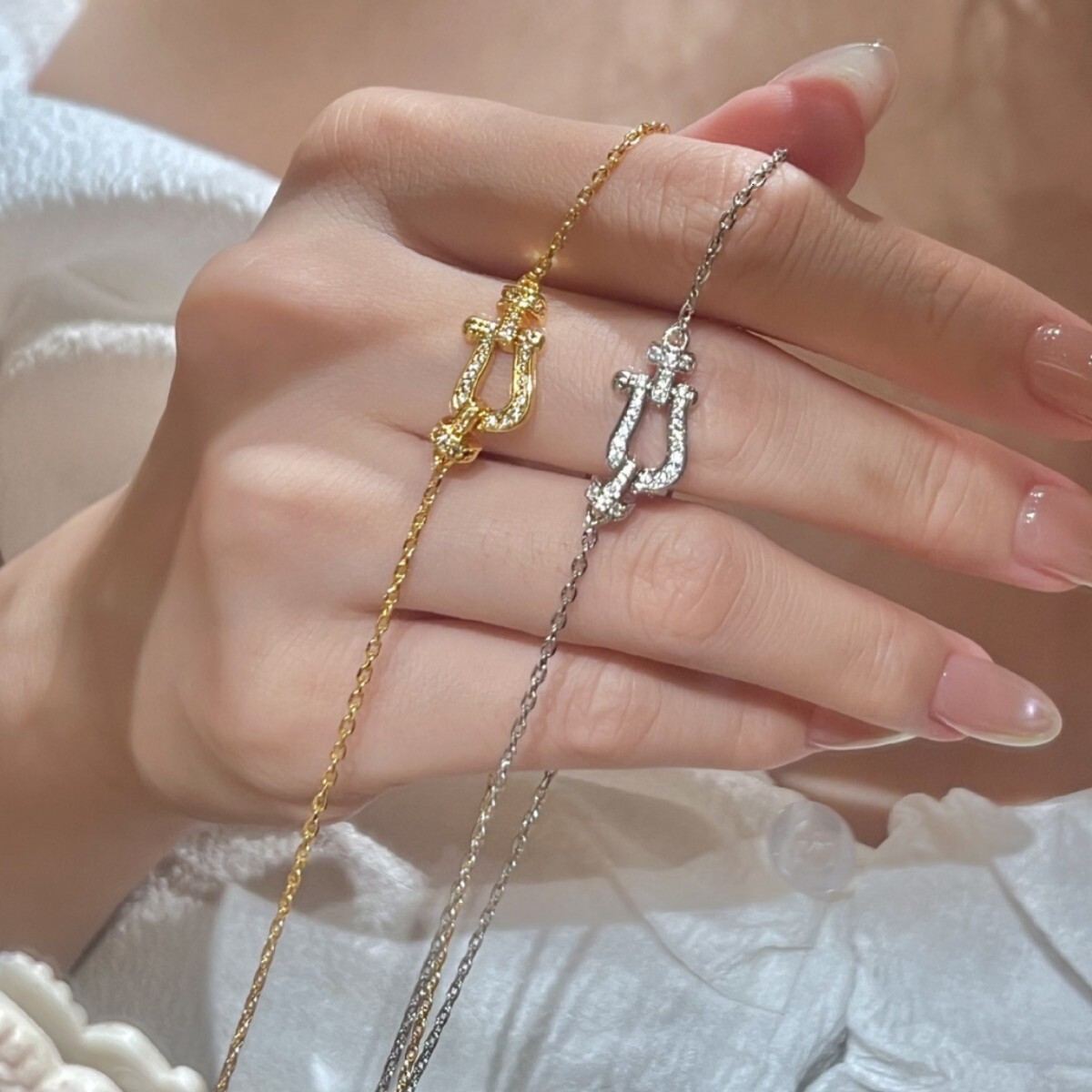 Luxury Brand Designer Jewelry Horseshoe Buckle Zircon Necklace For Women, Light Luxury Niche High-End Design Pendant Accessory, Collarbone Chain, Neck Chain, Wo