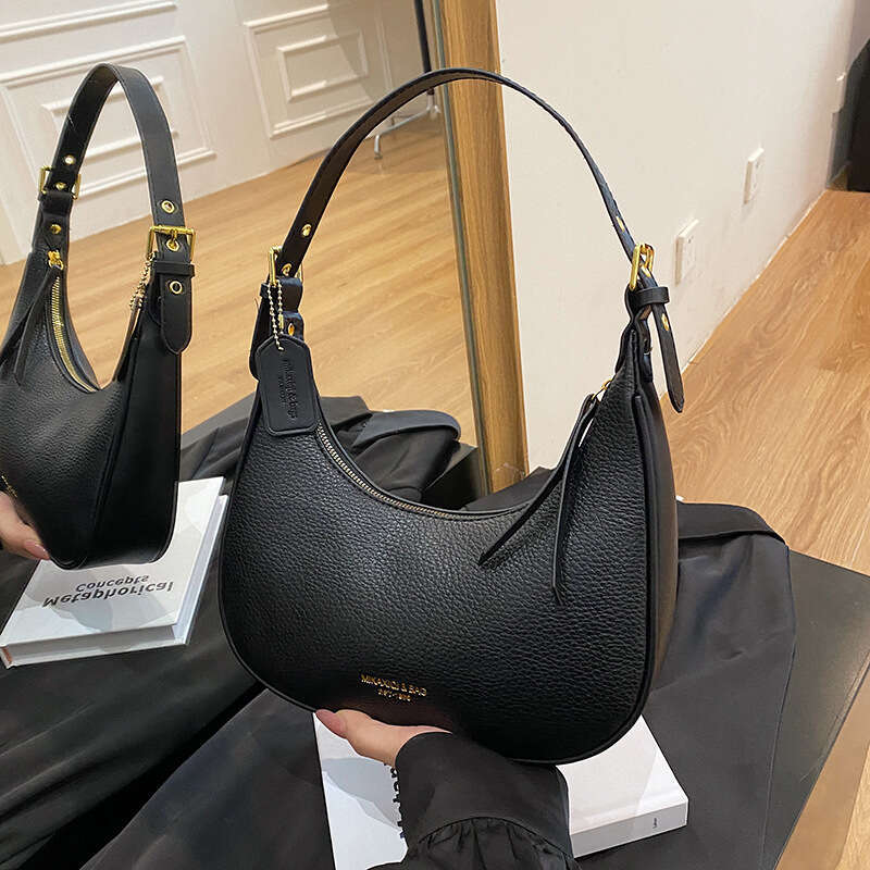 High-End French Baguette Underarm Women's Niche Design 2026 New Crescent Saddle Soft Leather Handbag Shoulder Bag for Women