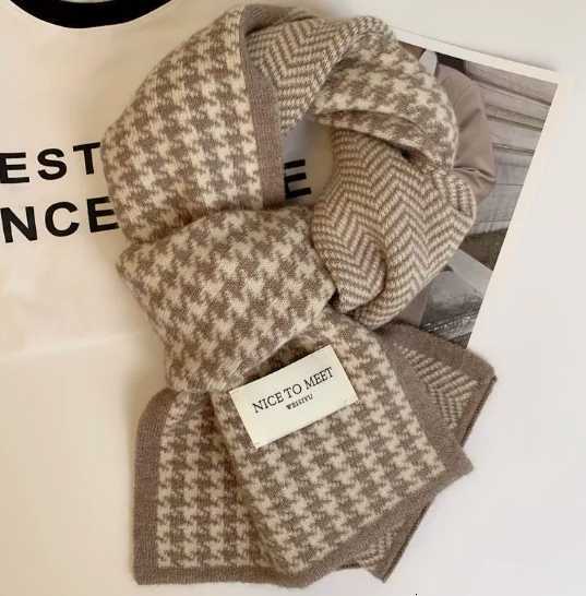 Knitted checkered scarf for autumn and winter, Korean style, versatile and decorative, high-end touch, thick and warm, suitable for students and coupl