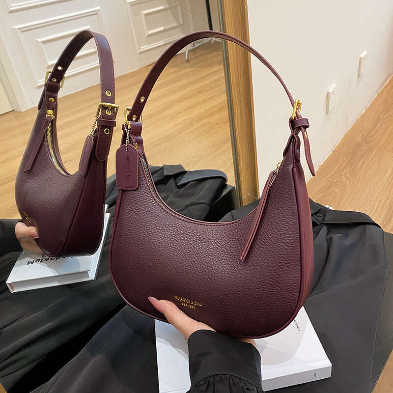 High-End French Baguette Underarm Women's Niche Design 2026 New Crescent Saddle Soft Leather Handbag Shoulder Bag for Women