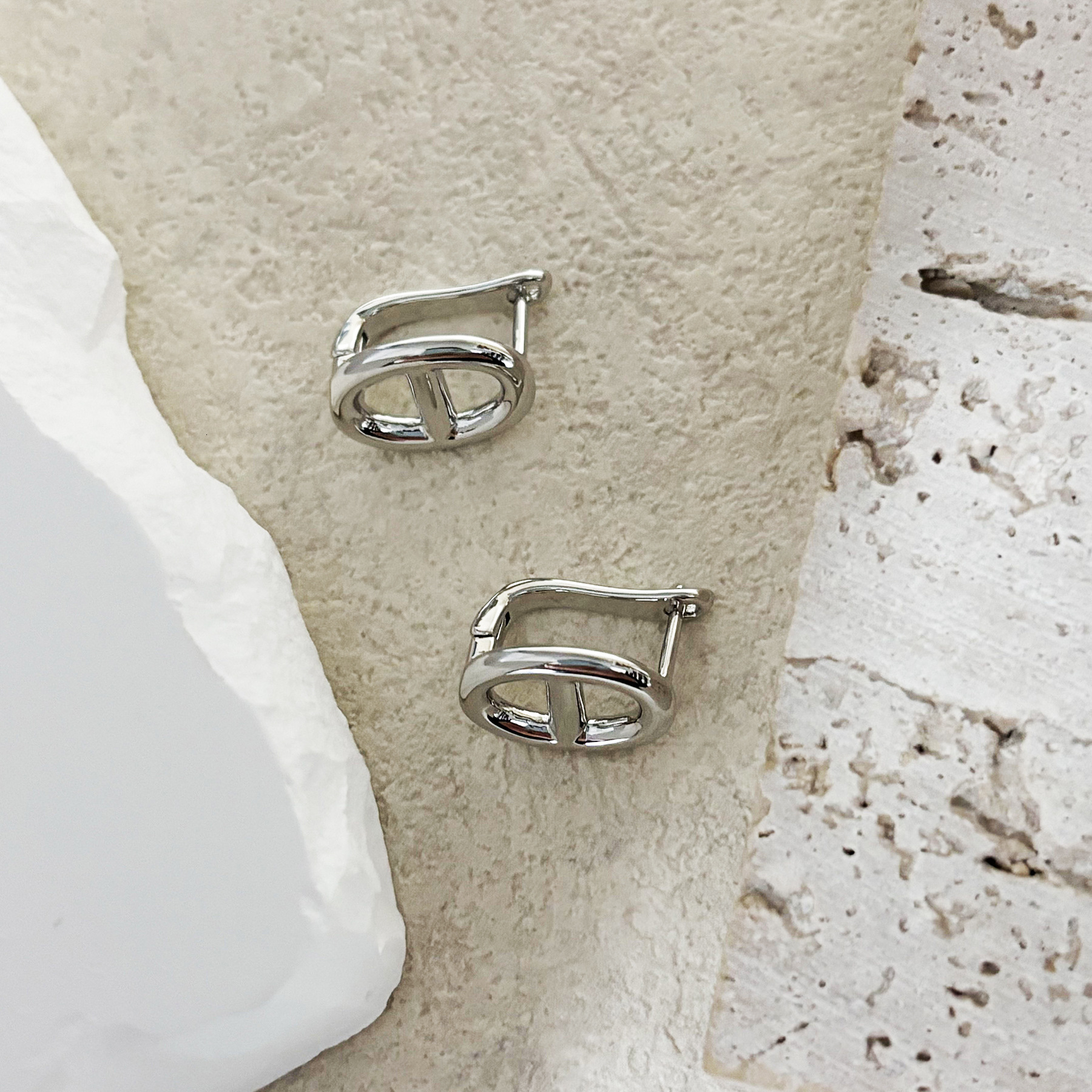 Luxury Brand Designer Jewelry European And American Simple Luxury Zircon Pig Nose Earrings Gold Plated High-End Elegant Ear Studs Wholesale