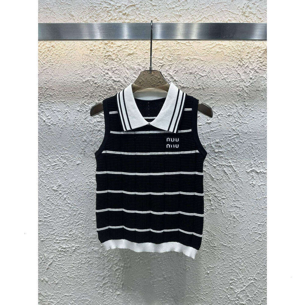 Miu Top Womens Designer Clothes T Shirts Women Sexy Halter Mius Tops Party Crop Embroidered Tank Top Spring Summer Backless Miulys Miulys Top 98B