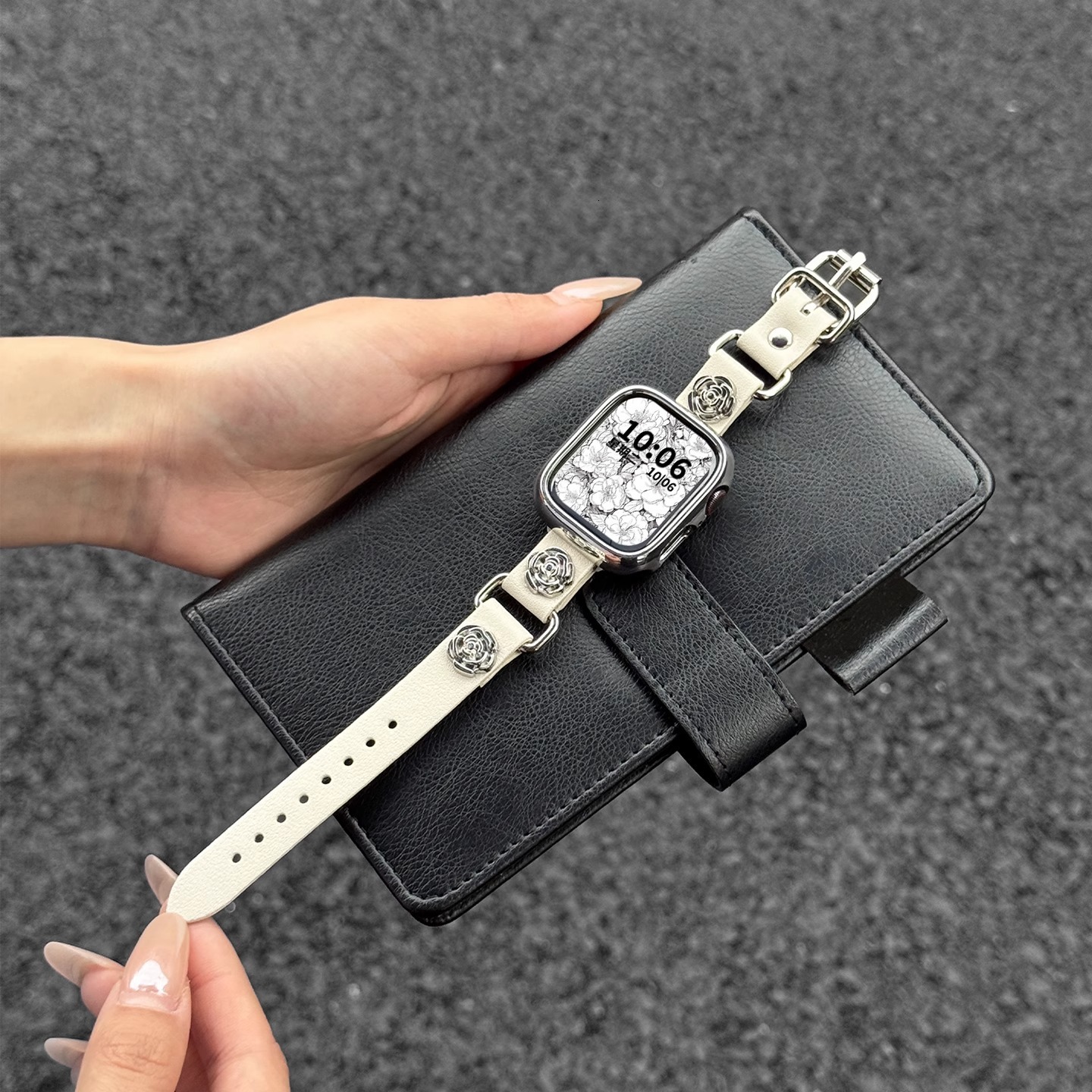 Suitable for 9 Retro Punk Style Leather Strap iWatch 7 8 Apple Watch S10 Band