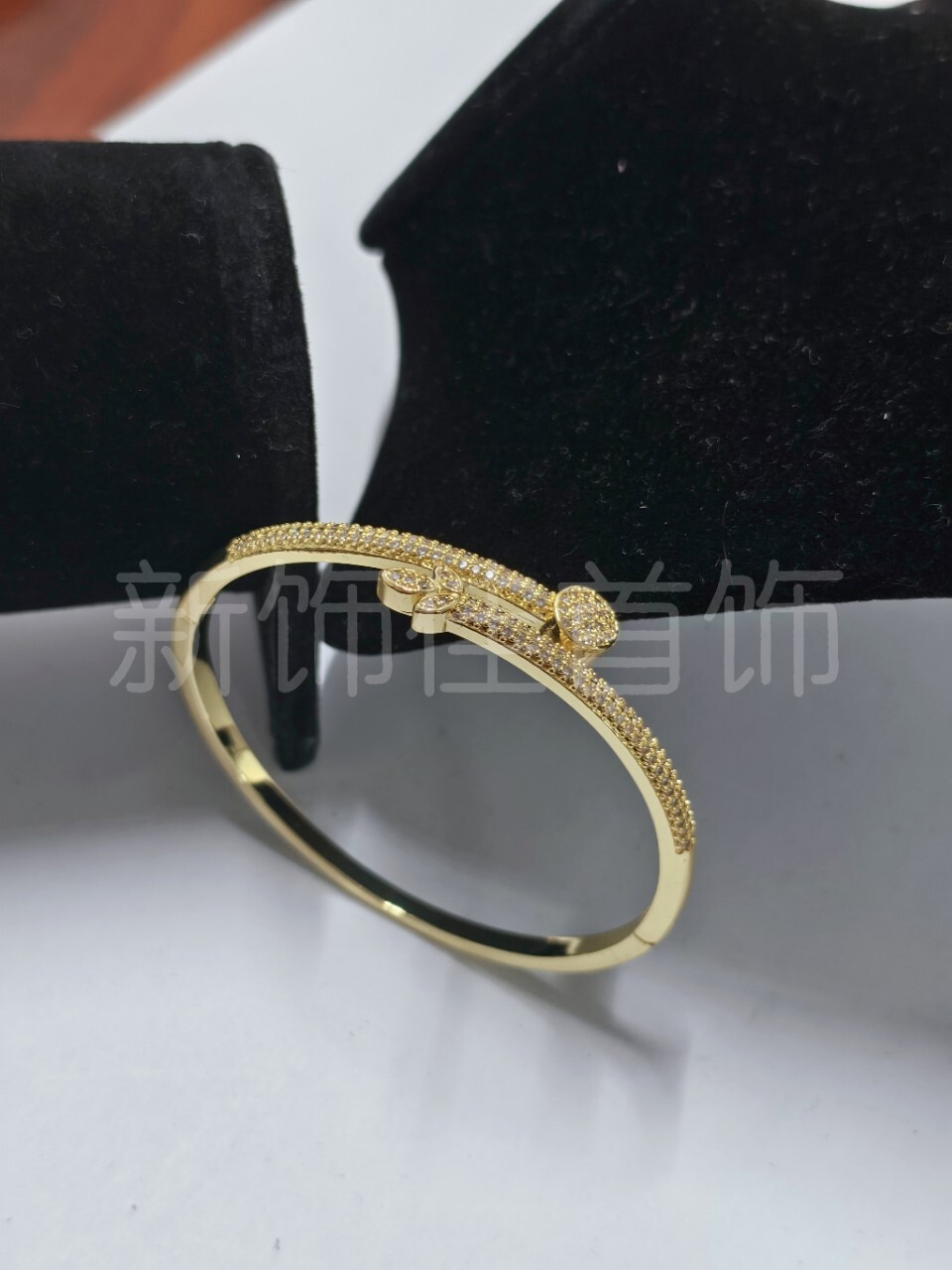 Luxury Brand Designer Jewelry Foreign Trade Nail Bracelet European And American Style Zircon Inlaid Bracelet For Men And Women Fashion Design Sweet Co