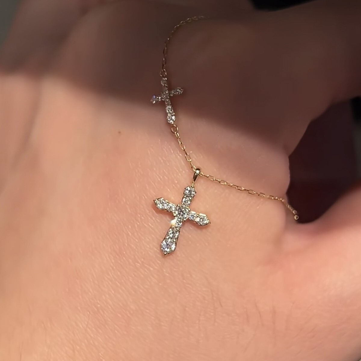 Luxury Brand Designer Jewelry Vintage Second-Hand Super Shiny Zircon Simple Cross Pendant Necklace Ins Style Thousand Gold Feel Collarbone Chain Light