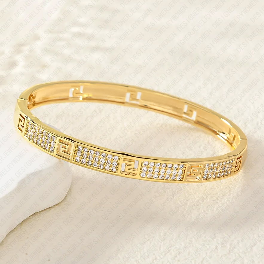Designer Bracelet Bracelets for Women Gold Full Pave Bangle Geometric Hollow Bangles Luxury Jewlery Designer for Women Elegant Timeless Sparkling Gift