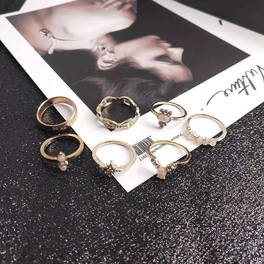 Fashion Geometric Knuckle Rings set For Women Crystal Gold color Finger Ring Boho Ladies wedding Jewelry Gift XJ251231