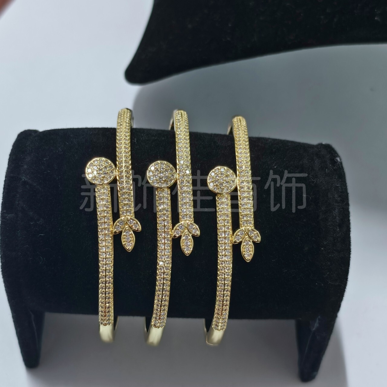 Luxury Brand Designer Jewelry Foreign Trade Nail Bracelet European And American Style Zircon Inlaid Bracelet For Men And Women Fashion Design Sweet Co