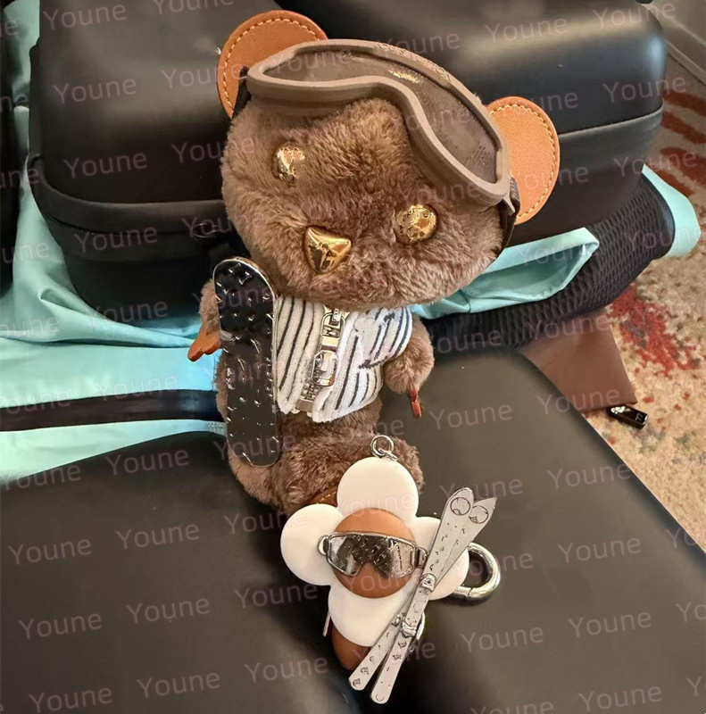 Lou bear Snow Bag Charm VIVIE On The Slopes Charm Designer Keychain For Women Mens Luxury Keyring faux fur Stainless Steel Bag Classic Fashion Key Chains Key Holder