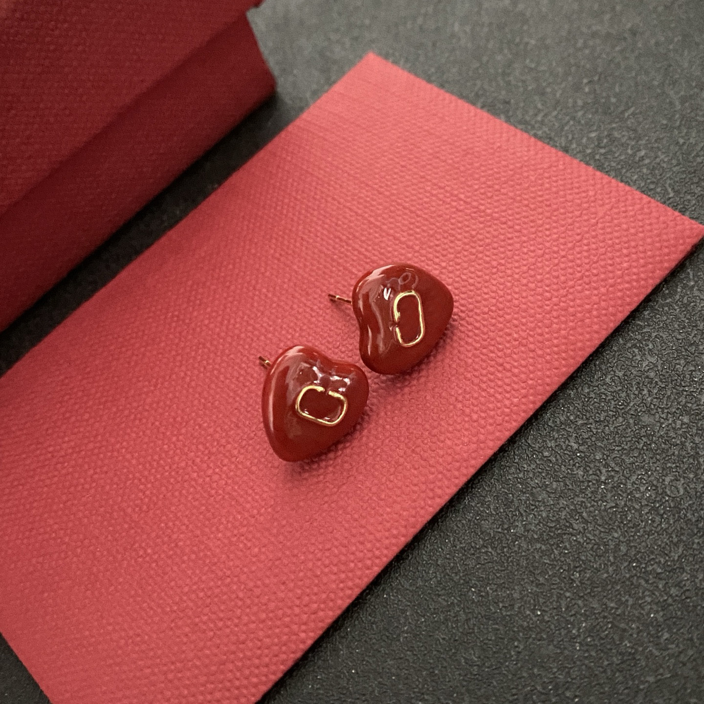 Elegant Red Glossy Heart Stud Earrings With Metal Tone Gold Accents Daily Stylish Jewelry HighQuality Accessory Ideal Gift For Her