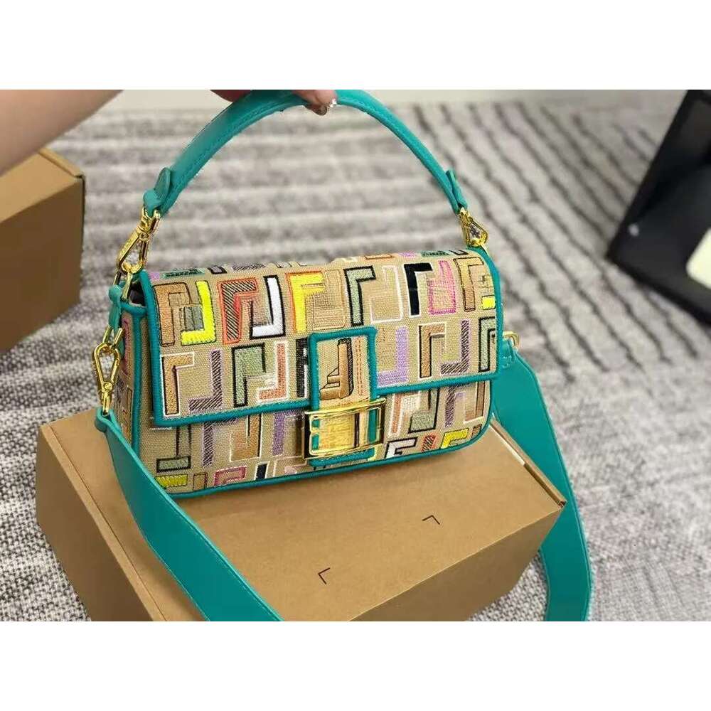 Designer Baguette Bag Luxury Flip Over Crossbody Letter Relief designer clutch bag FF Bucket Vintage Letter Embroidery Shoulder Classic Retro Tote ff bucketbag