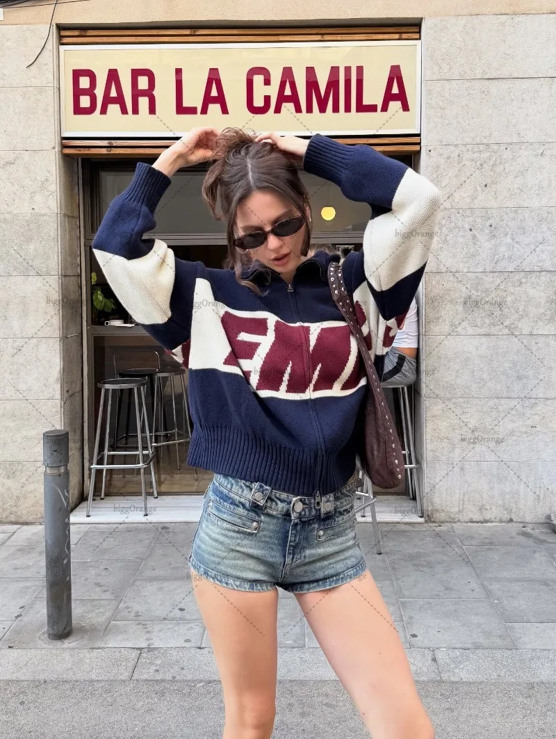 Street Fashion Fashion Oversized Sweater Women in Winter Warm Letter Splicing Embroidered Cardigan Simple Zipper Cardigan 251224