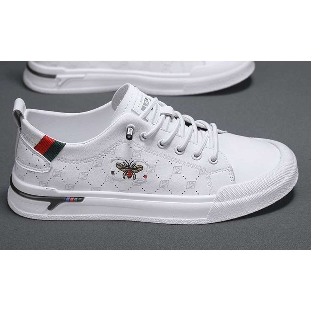 2026 Summer Hot-Selling Casual Breathable White Shoes Men's Slip-On Lightweight Soft Sole Sports Sneakers