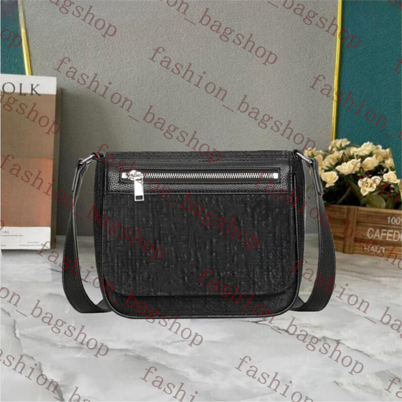 Men Designer Shoulder Bags Man Messenger Bag Crossbody Purse Travel Outdoor Packs Male Luxurys bags Casual Cross Body book bag Men Women Fashion black camera bag