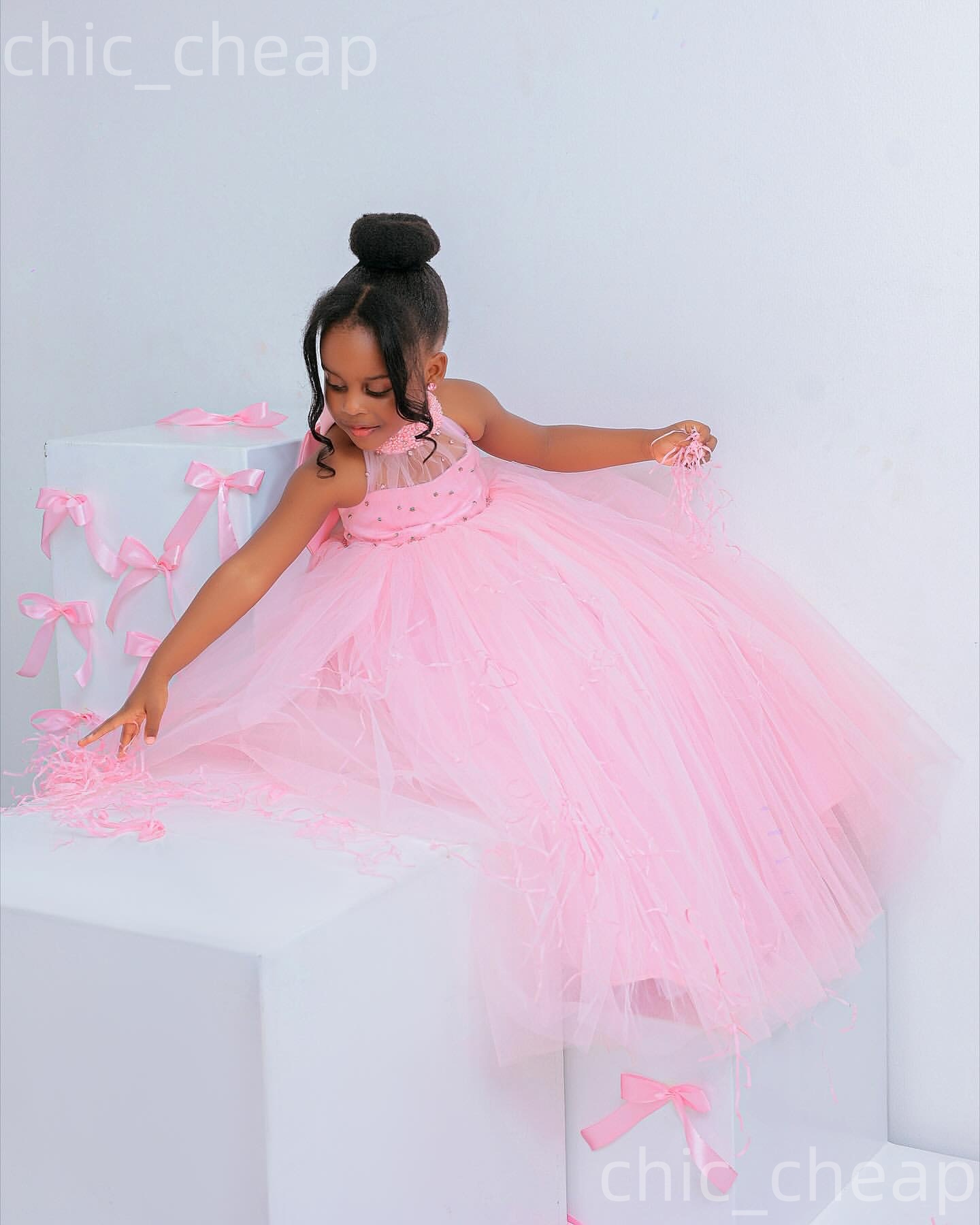 2026 Pink Ball Gown Flower Girl Dresses Pearls Crystals Bow Tulle Little Girl Christmas Peageant Birthday Christening Tutu Dress Gowns ZJ423