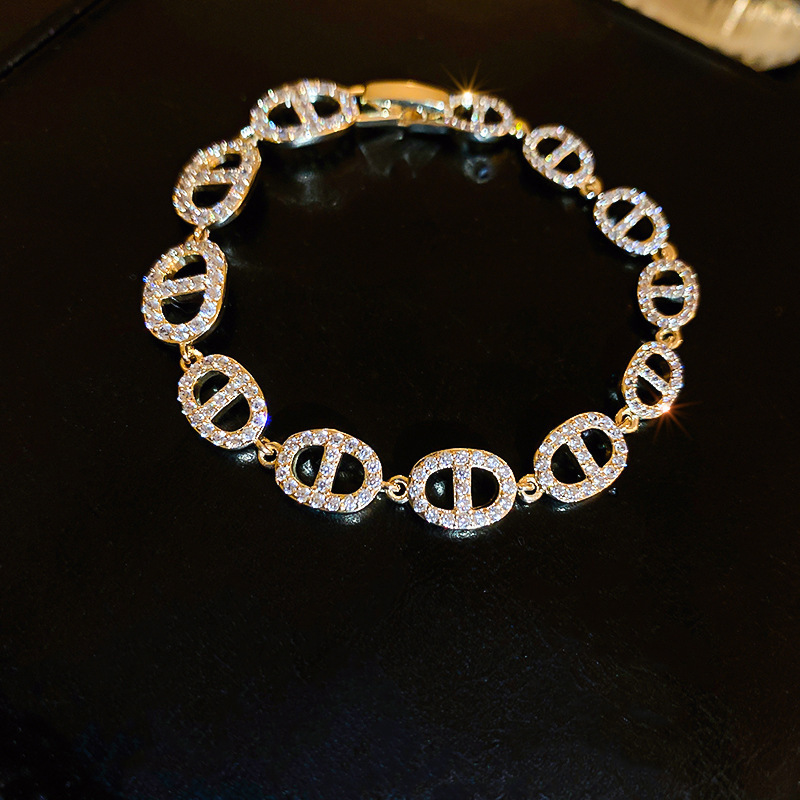 Luxury Brand Designer Jewelry Korean Version Zircon Rhombus Flower Clasp Bracelet Ins Fresh Sweet Bracelet Light Luxury High-End Feel Jewelry Wholesal