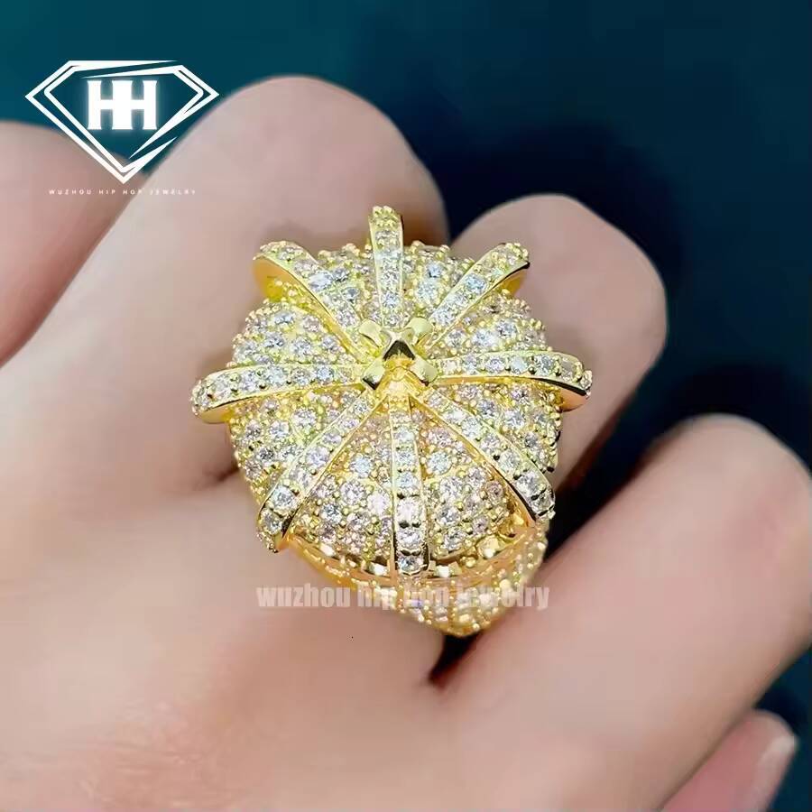 Hip Hop Custom Mossanite Jewelry 18kt Gold VVS D Moissanite Diamond Crown Design Mens Luxury Diamond Ring