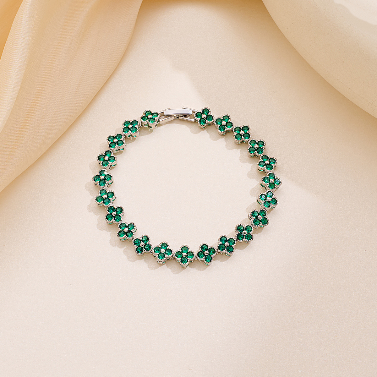 Free Shipping 2026 Four-Leaf Clover Bracelet for Women - Light Luxury Colorful Zircon Niche Non-Fading Daily Commute Essential