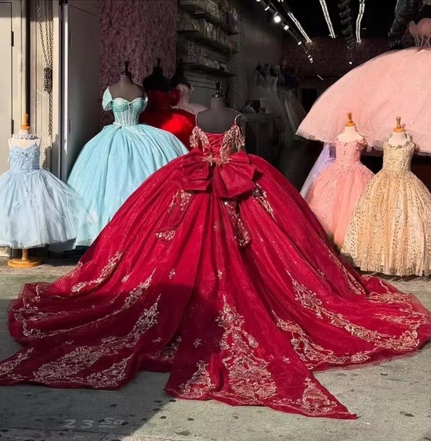 Elegant Red Ball Gown Quinceanera Dress With Gold Appliques Beaded Crystal Princess Off Shoulder Spaghetti Straps Bow Back Long Sweet 15 16 Birthday P