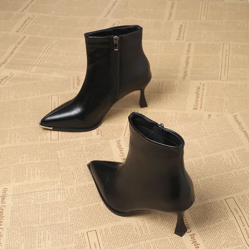 Winter Fashion Womens Short BootsSoft Leather Ankle Boots with Slimming Effect ChicElegant High Heels 251230