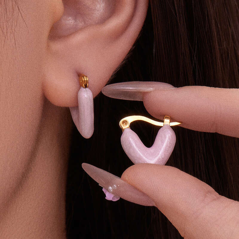 Y2K Niche Light Luxury Glaze Heart Dangle Earrings: 18K Gold Plated Exquisite Unisex Jewelry, Affordable Valentine's Day Gift for Party & Daily S