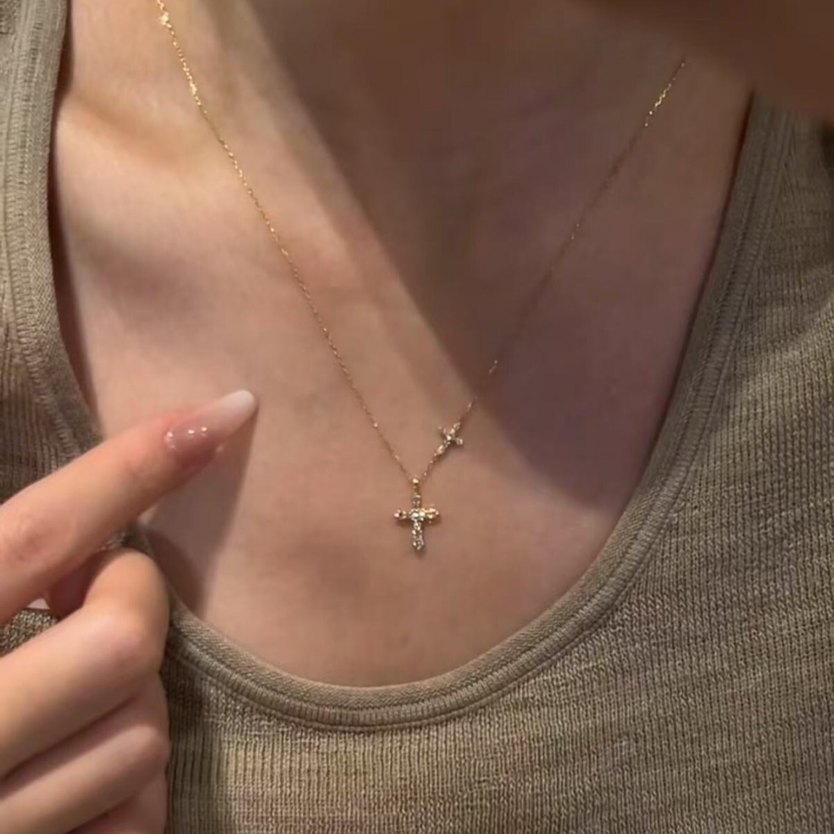 Luxury Brand Designer Jewelry Vintage Second-Hand Super Shiny Zircon Simple Cross Pendant Necklace Ins Style Thousand Gold Feel Collarbone Chain Light