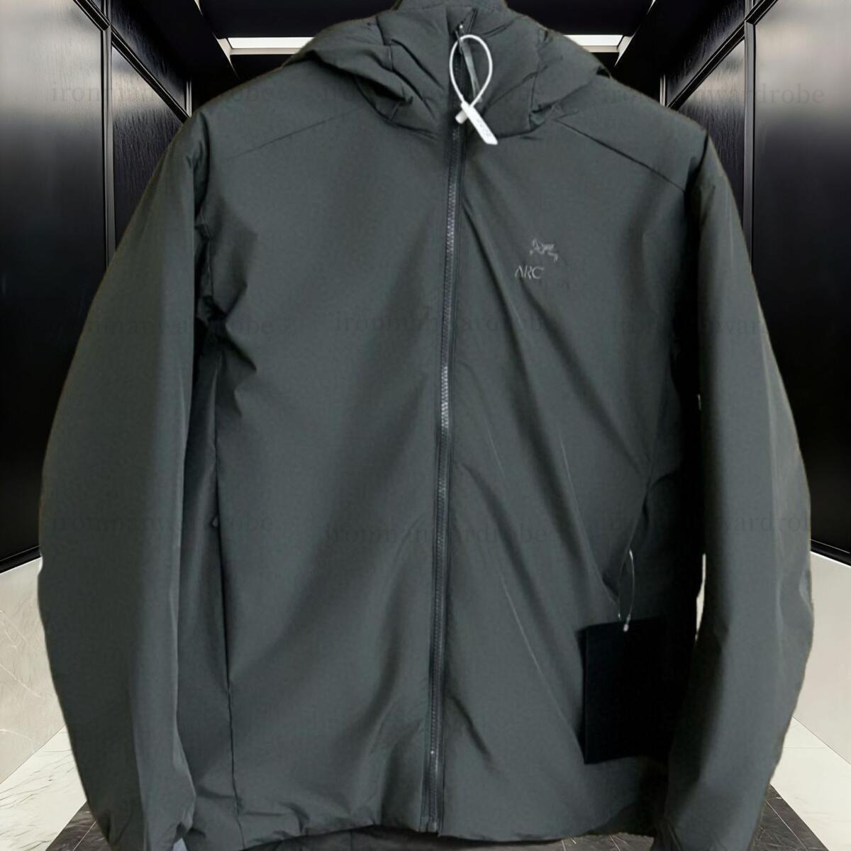 Arctwryxlies Jacket Windbreaker Designer Goretex Lightweight Hood Hard Shell Waterproof Outdoor Sports Versatile Couple Travel Hiking Climb Arcetyx Jackets b45