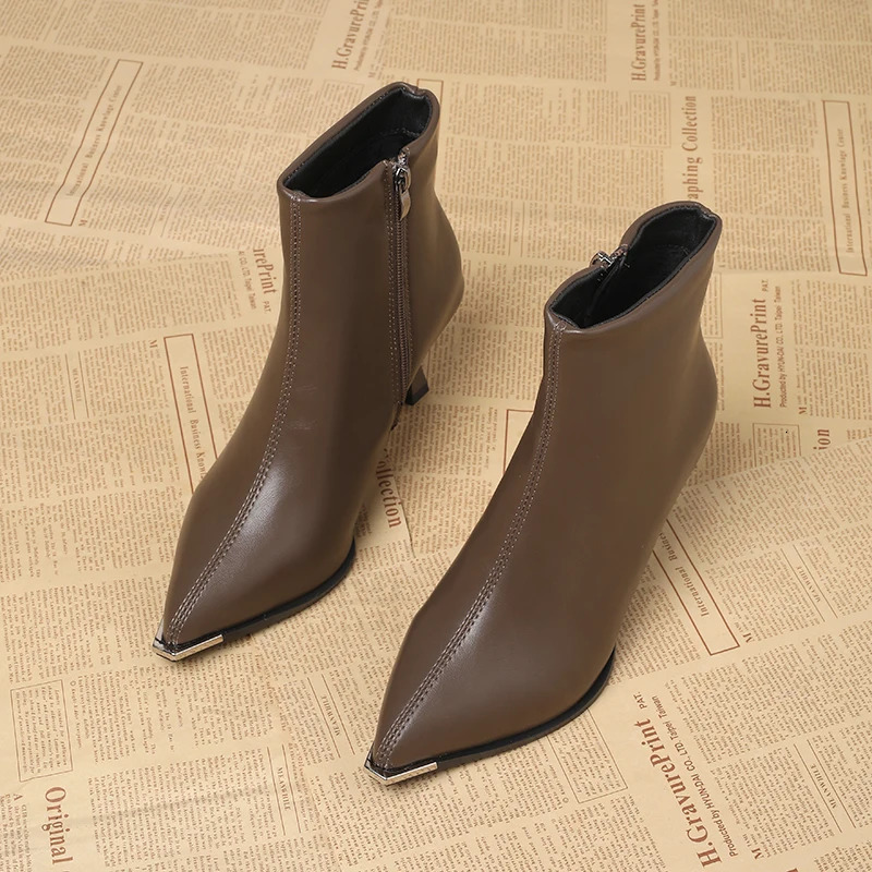 Winter Fashion Womens Short BootsSoft Leather Ankle Boots with Slimming Effect ChicElegant High Heels 251230