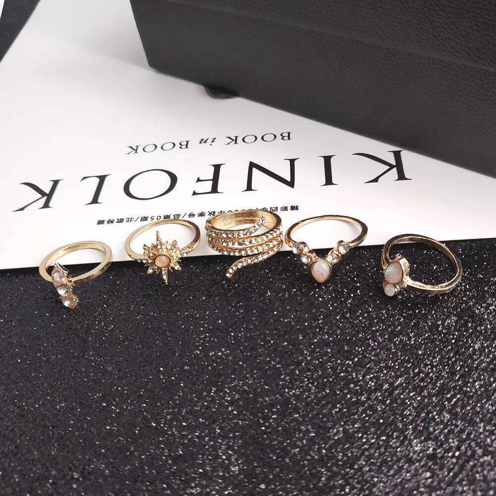 Fashion Geometric Knuckle Rings set For Women Crystal Gold color Finger Ring Boho Ladies wedding Jewelry Gift XJ251231