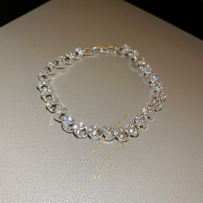 Luxury Brand Designer Jewelry Korean Version Zircon Rhombus Flower Clasp Bracelet Ins Fresh Sweet Bracelet Light Luxury High-End Feel Jewelry Wholesal