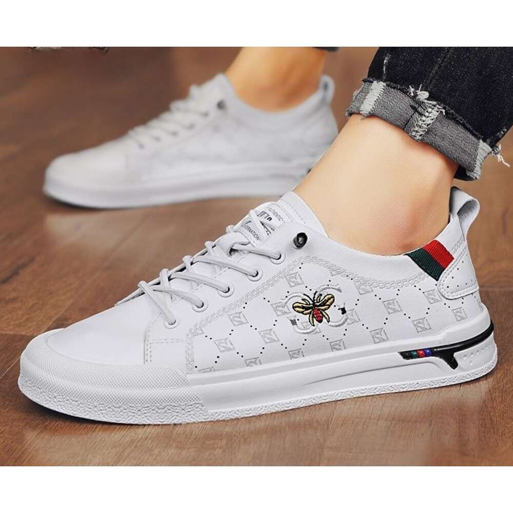 2026 Summer Hot-Selling Casual Breathable White Shoes Men's Slip-On Lightweight Soft Sole Sports Sneakers