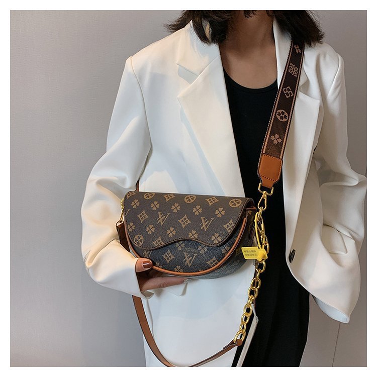 Free Shipping 2026 New Women's Semi-Circle Saddle Bag, Niche Luxury Casual Crossbody Purse, Luxury Feel Vintage Shoulder Bag for Women