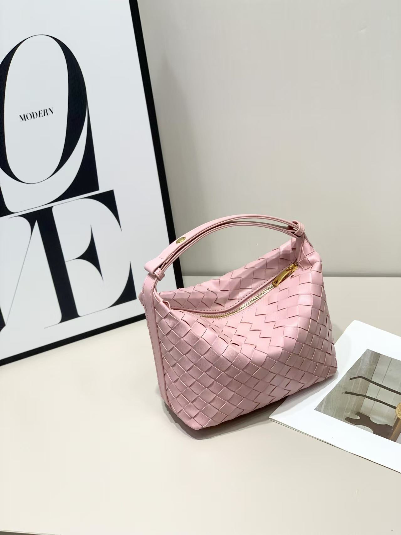 Luxury Designer Handbag Fashion Multifunctional Woven Bag New Retro Bag Fashionable Armpit Bag Shopping Basket Womens Bag