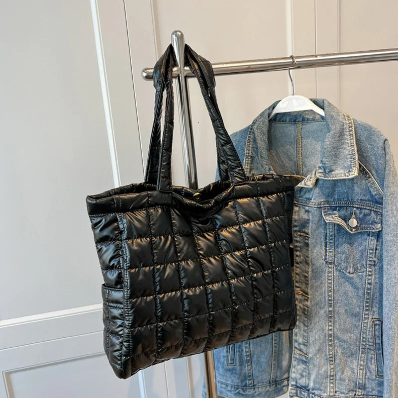 Casual Tote Bags For Womens Daily Used Large Capacity Plaid Shoulder Bag Ladies Handbags 251230