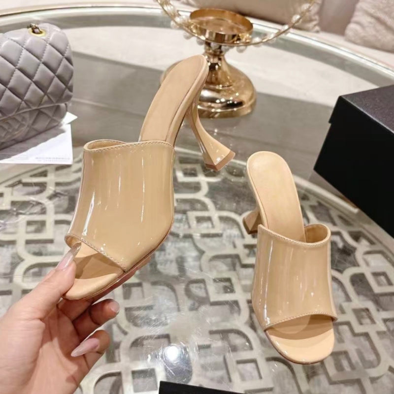 Luxury designer women's high-heeled slippers, no fashion in summer, patent leather slide sandals, high-quality sexy banquet shoes, slides, wedding shoelaces, boxes 35-42