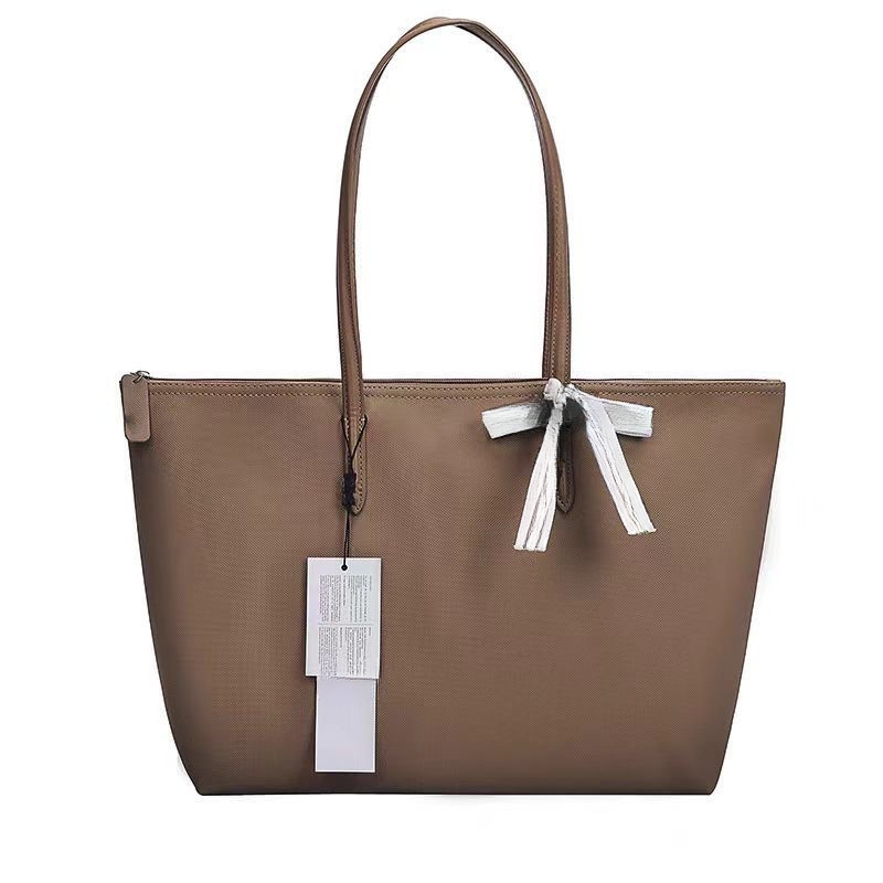 Brand New Large French-Style Alligator-Print Tote Bag with Ample Capacity, Suitable for Handheld, Carry-on, Shoulder, and Crossbody Use