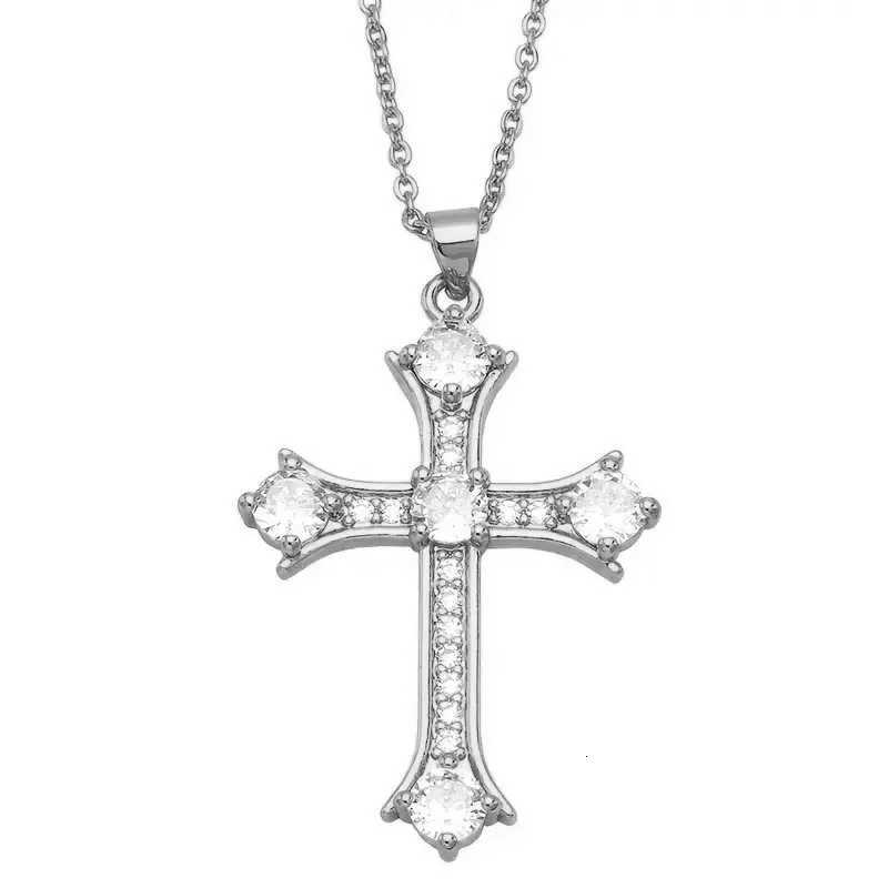 Huitan Hip Hop Cross Pendant Necklace with Crystal Cubic Zirconia Silver Color/Gold Color Neck Accessories for Women Hot Jewelry C251231
