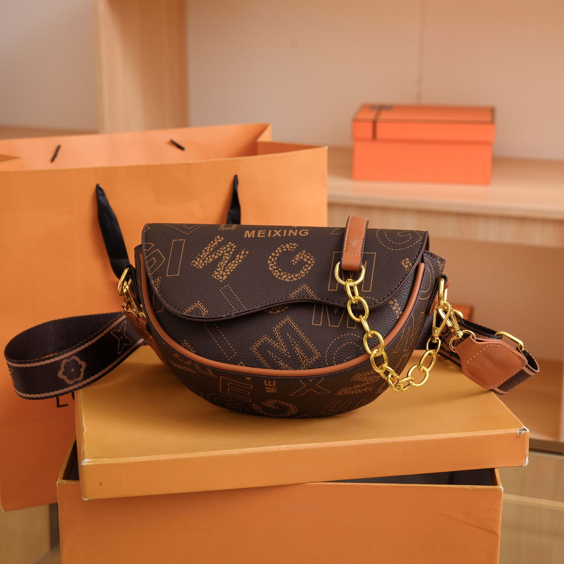 Free shipping new shoulder bag women handbag letter animal pattern fashion square handbag girls' fashion bag