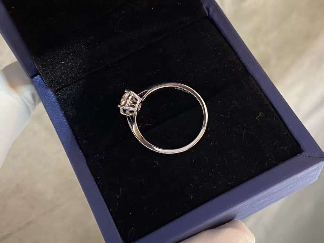 Classic Style Moissanite 925 Silver Jewelry Four Claw 1ct Round Brilliant White Moissanite Classic Engagement Ring