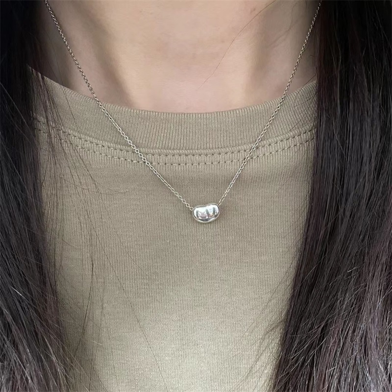Daily outfit designer necklaces luxury necklace womens jewelry steel seal bean pendant necklace designer for women special popular golden pea zh356